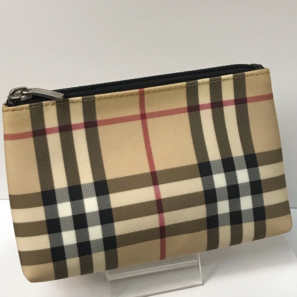 Burberry pre owned